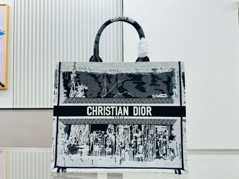 Dior Shopping Bags